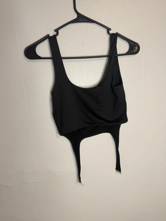 Black and White Tank Duo - Picture 4 of 5